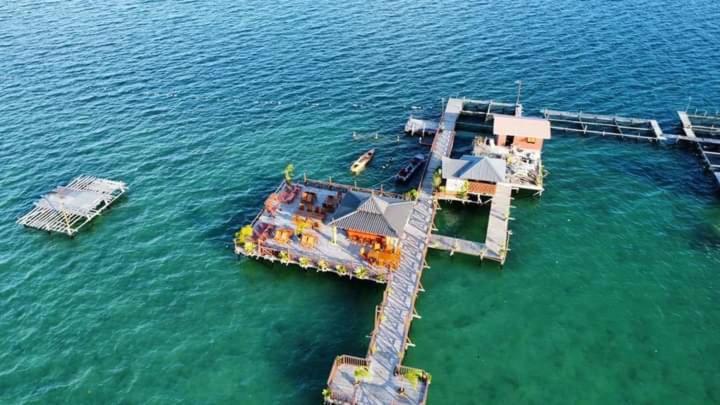 Parapat Water Village Resort Semporna Exterior photo